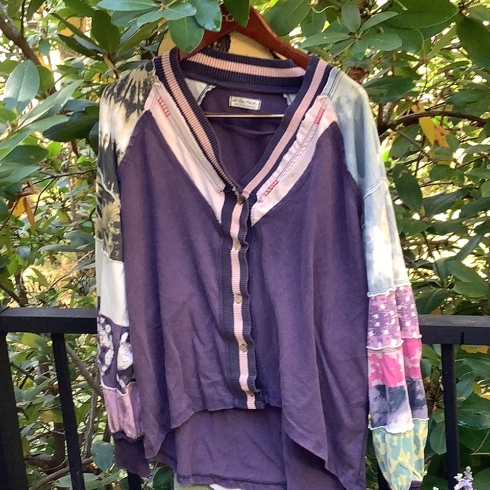 We The Free button-down sweater - no size tag
